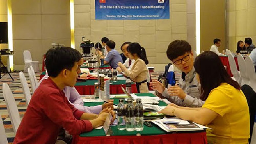 Korean cosmetics and food enterprises look for Vietnamese match