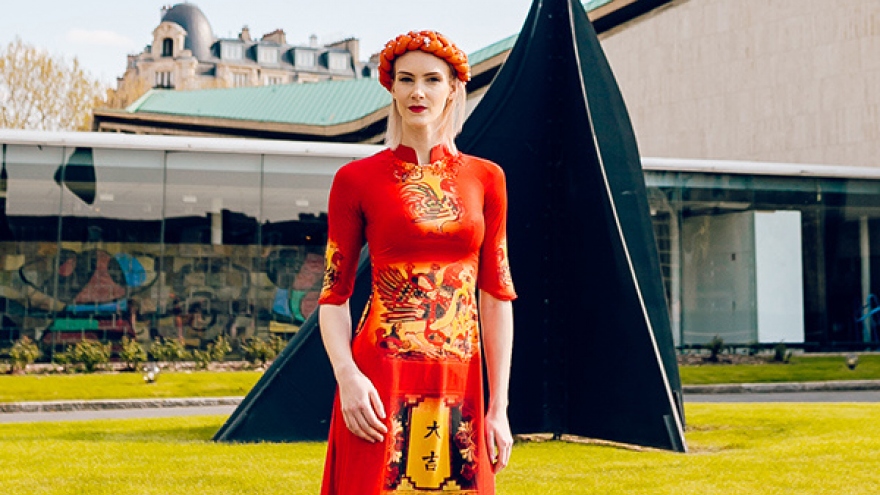 Hoai Nam introduces Ao Dai collections in France