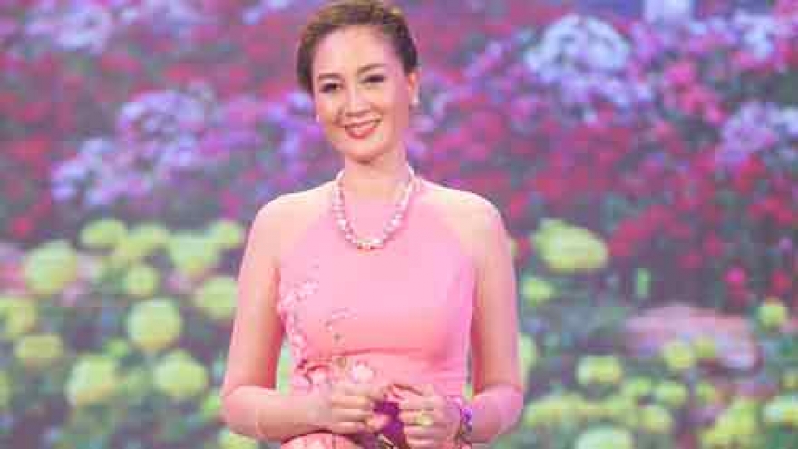 Dam Luu Ly struts HCM City show catwalk