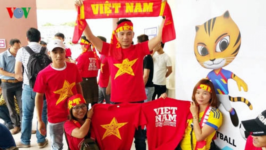 U22 Vietnam arrive at stadium amid tight security