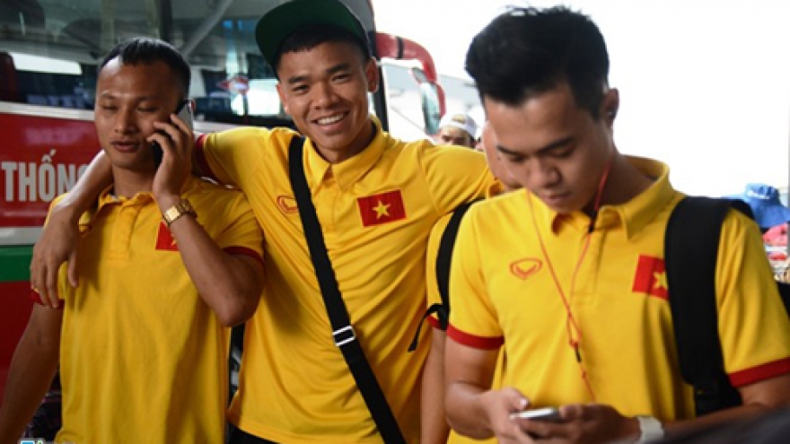 Vietnam squad leaves for AFF Cup