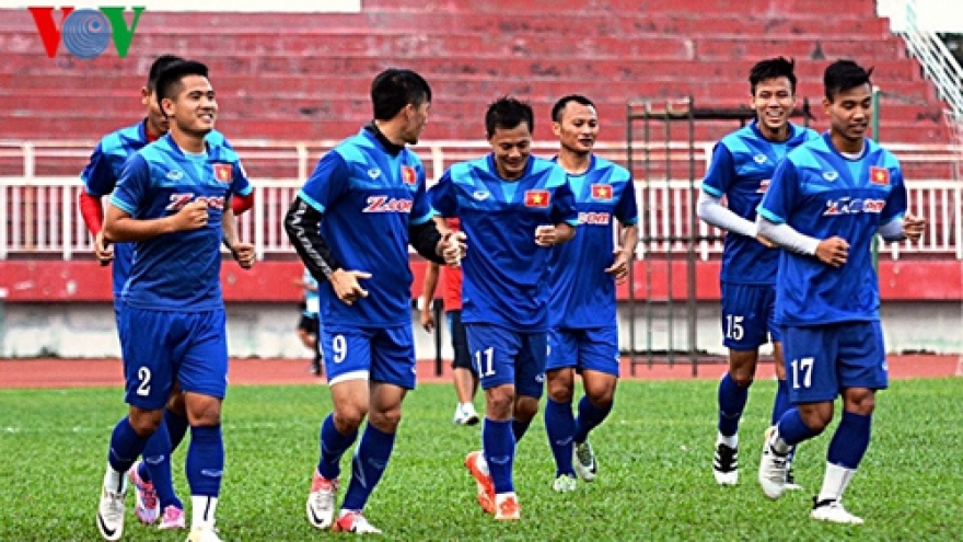 Vietnam football squad resumes training in HCM City