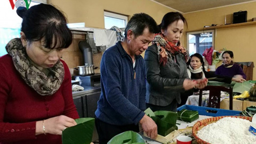 Vietnamese in Berlin welcome the Year of the Rooster