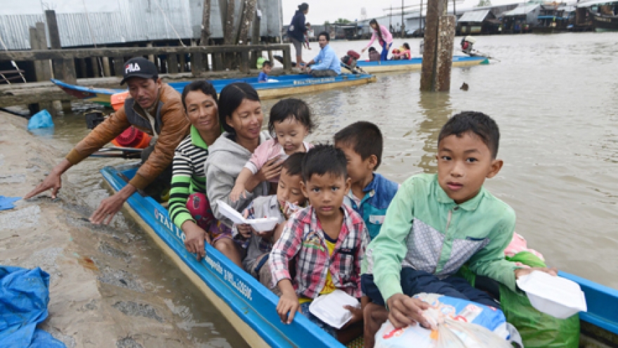 Life in Ca Mau returns to normal after typhoon Tembin 