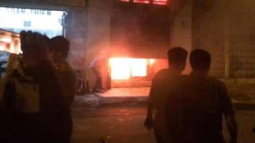 40 firefighters tackle 'huge blaze' at leather store in HCM City