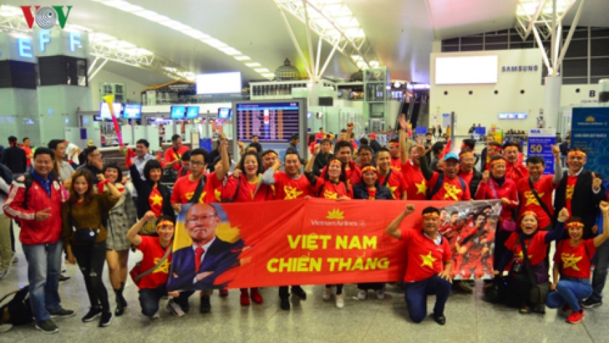 Loyal Vietnamese fans travel to Malaysia in support of national team 