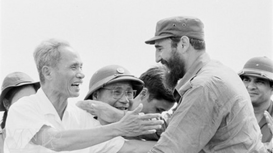Cuba's revolutionary legend Fidel Castro in Vietnam during American war