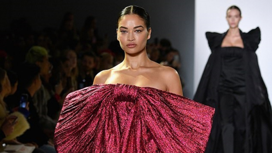 Cong Tri debuts collection at New York Fashion Week