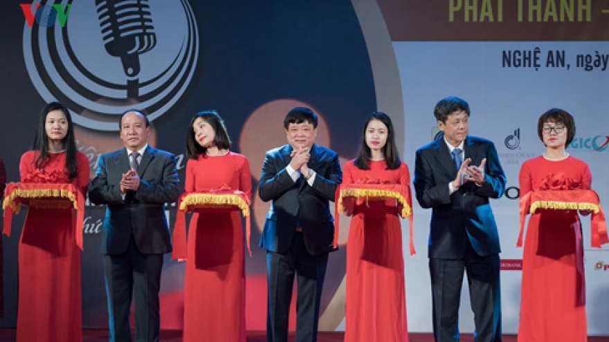 Exhibition of radio and TV tech opens in Nghe An