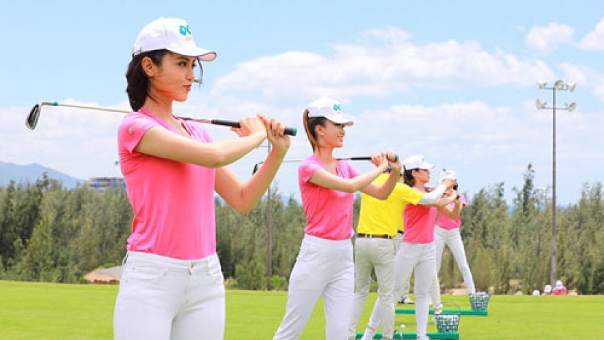 Top 30 Miss Vietnam southern contestants take golf training