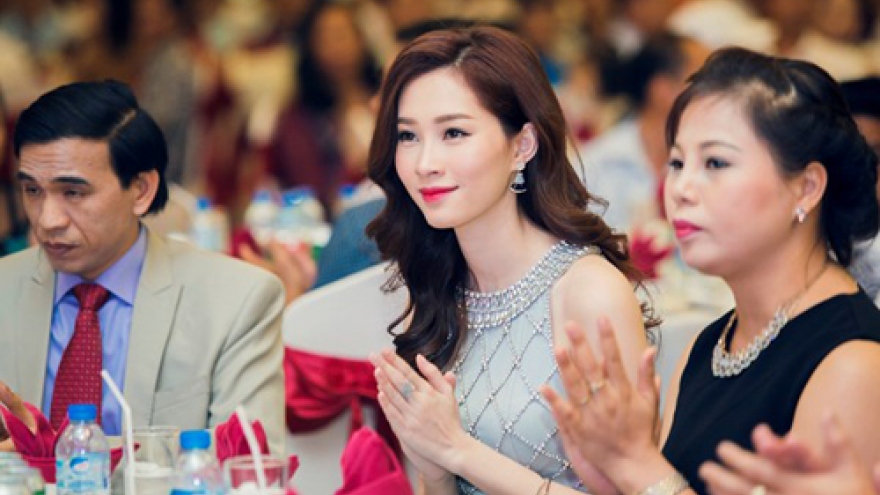 Thu Thao appears gorgeous in pastel dresses