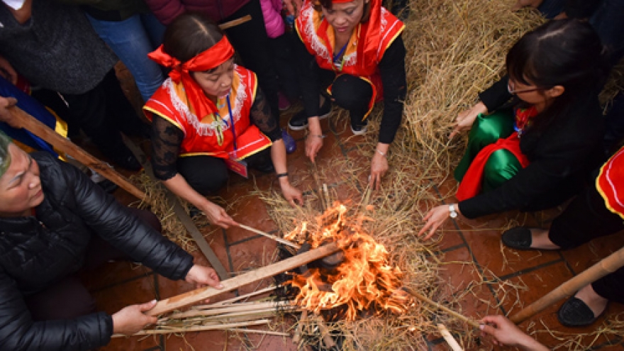 Rice cooking contest brings good fortune for new year