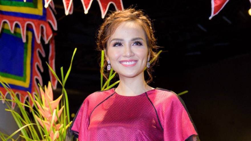 Celebrities sparkle at Ao Dai Festival 2017 