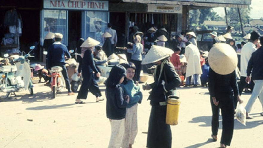 A photo history of Da Lat market through the lense of foreign photographers