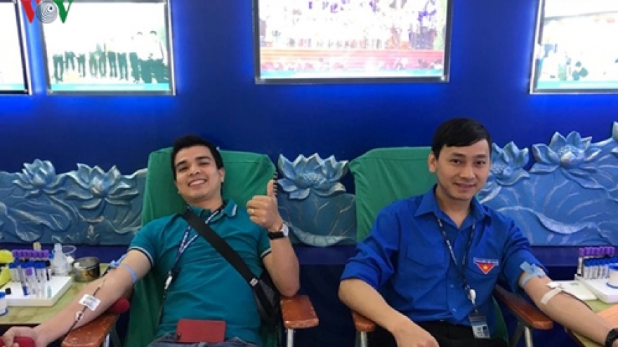 VOV youths join blood donation campaign in Hanoi