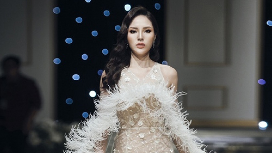 Ky Duyen shows off ornate style of Duc Vincie’s latest collection