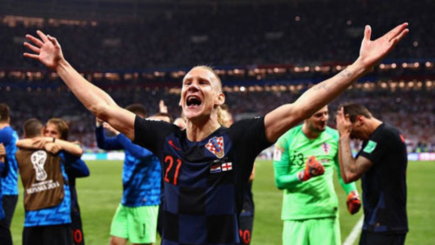 Emotional images as Croatia defeat England 2-1