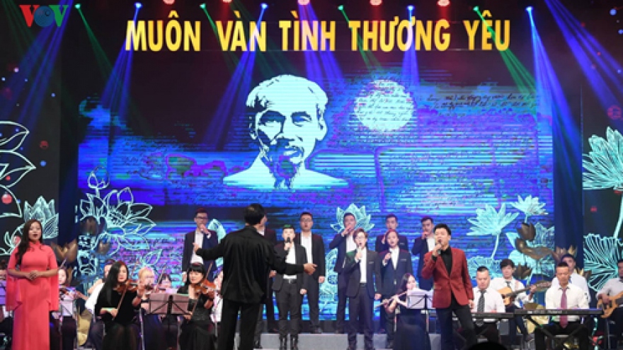 Special art programme marks 50 years of President HCM's Testament