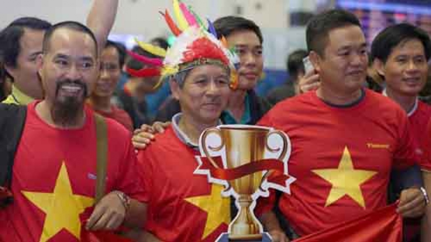 Fans and relatives travel to UAE in support of national team
