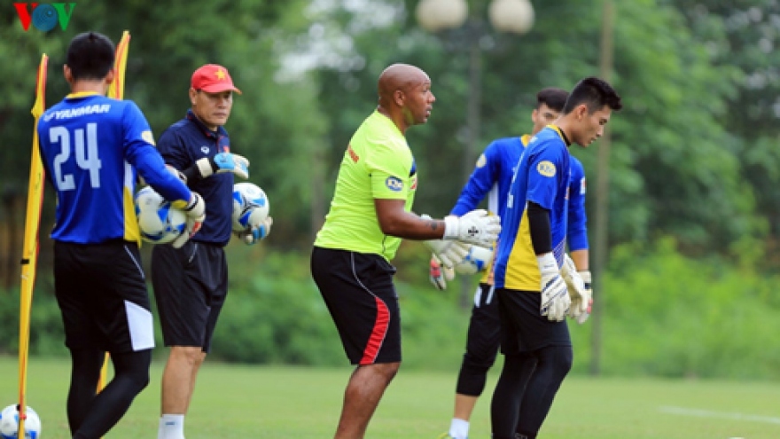 
        Goalkeeping coach Jason Brown mentors national squad
                          
                      