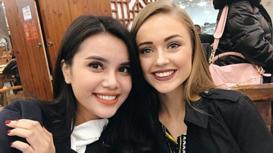 Dieu Thuy leaves for Miss Tourism Queen of Year International