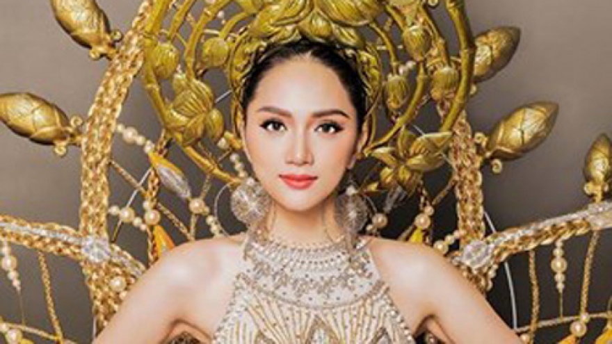 Huong Giang’s elaborate gold costume for transgender beauty pageant