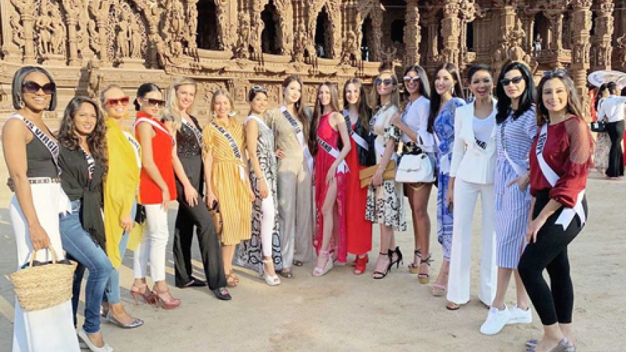 H’Hen Nie kept busy with different activities at Miss Universe 2018