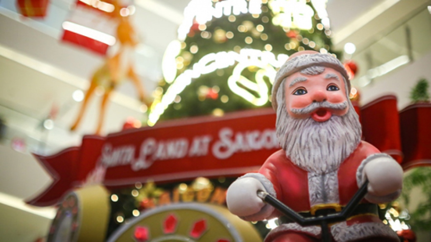 Ho Chi Minh City sparkles as Christmas approaches