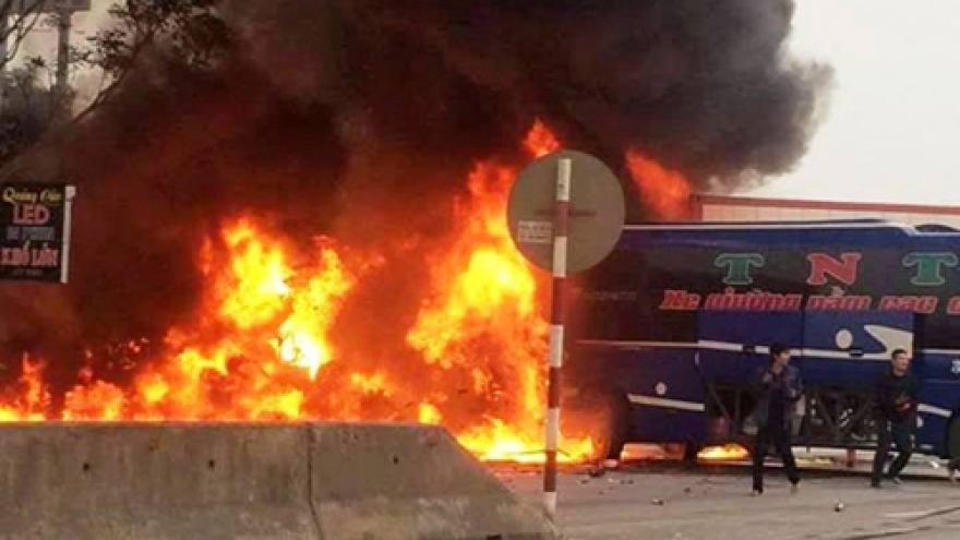 Tour bus, semi-trailer collide head-on, sparking massive fire