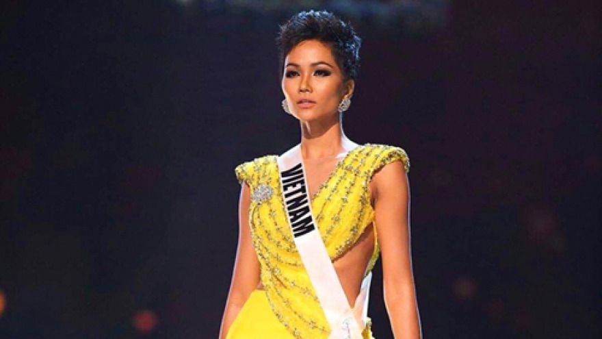 Impressive evening gowns worn by beauty queens in 2018
