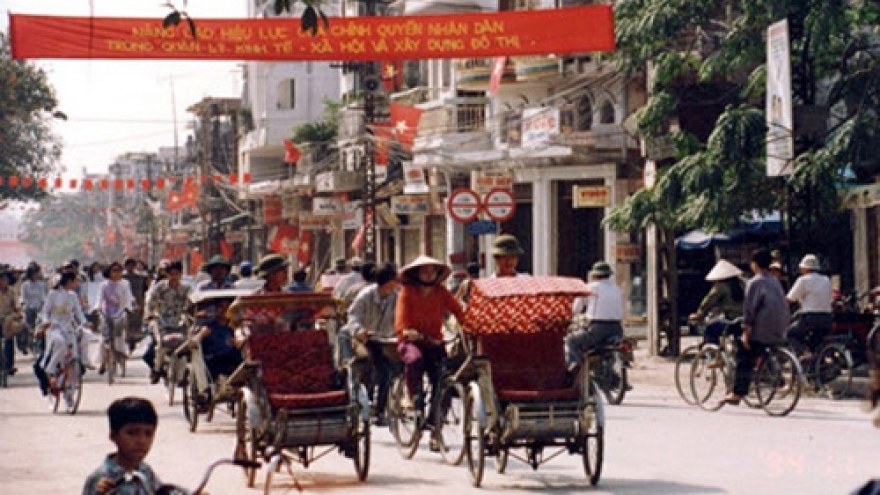 Hanoi’s Old Quarter in 1990s through lens of Japanese diplomat