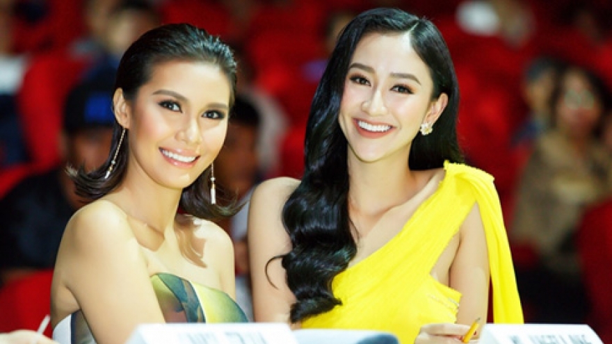 Ha Thu meets again with Miss Earth 2015 in Philippines