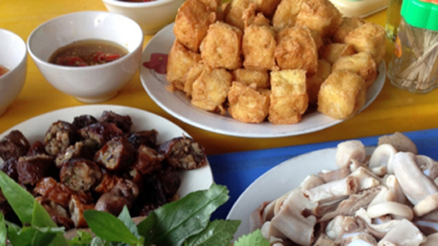Top five Hanoi markets for street food