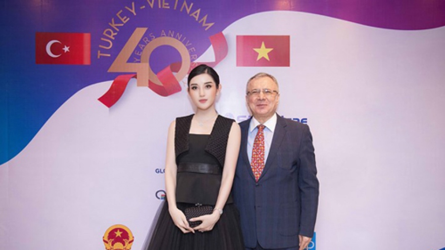 Huyen My partakes in Turkish Food Festival in Hanoi