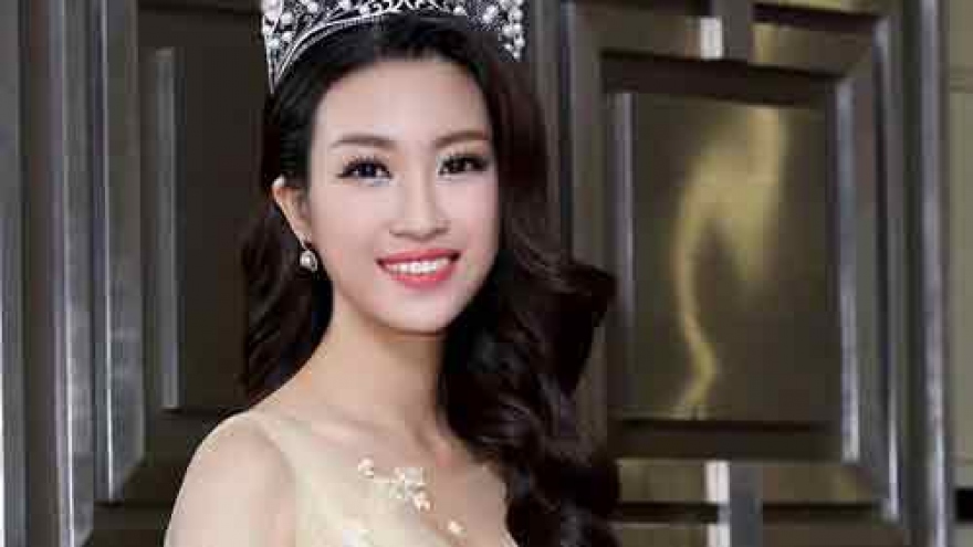 Miss Vietnam 2016 charming in HCMC showbiz event