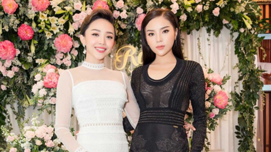 LOOK: Toc Tien, Ky Duyen striking at fashion event in HCM City