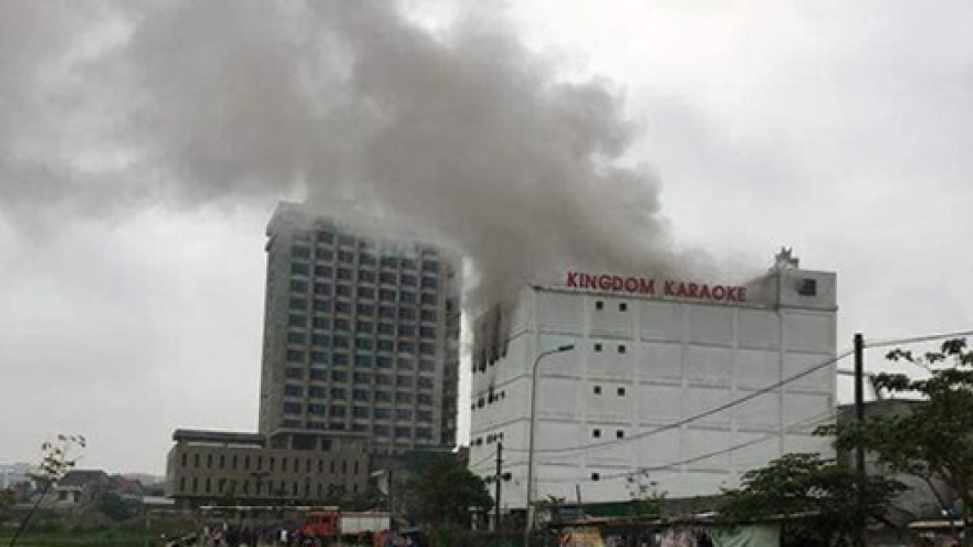 Fire destroys Ha Tinh karaoke bar