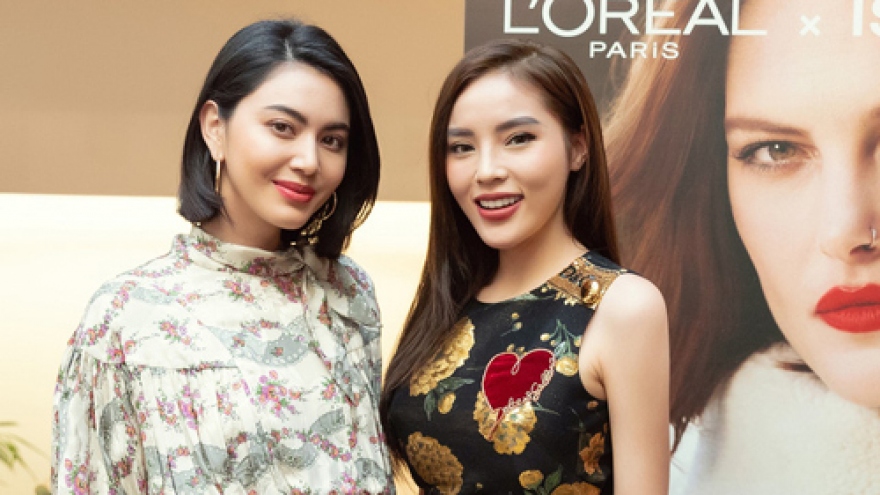 Miss Vietnam 2014 dazzling variety of styles at Paris Fashion Week