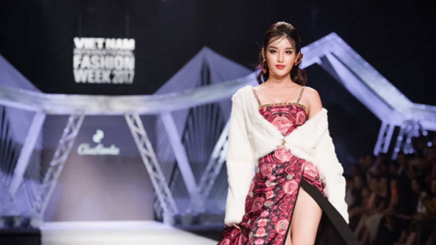 Huyen My charming in Vietnam Int’l Fashion Week 2017