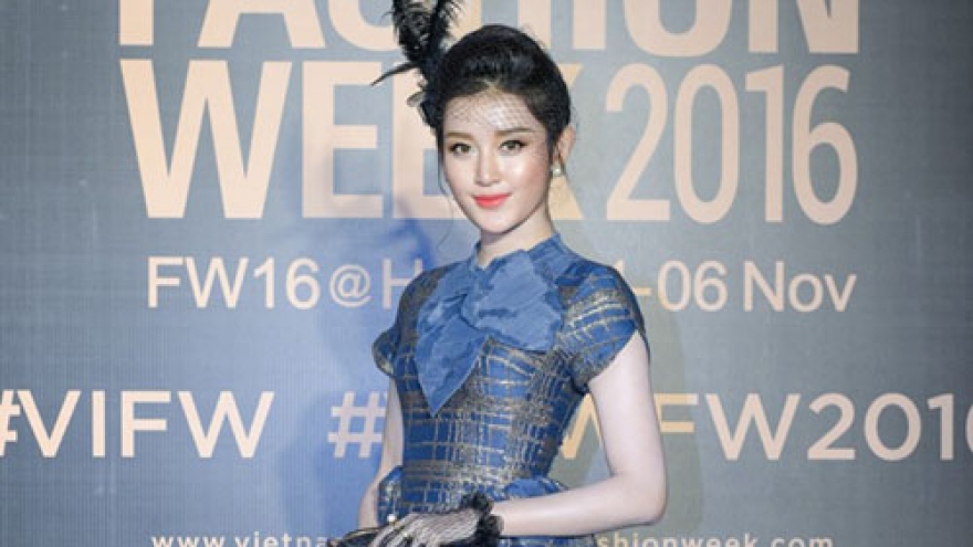 Celebrities meet at Int’l Fashion Week closing ceremony