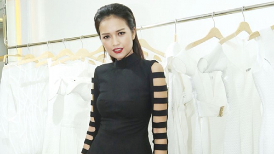 Ngoc Chau daring in barely-there slim black dress