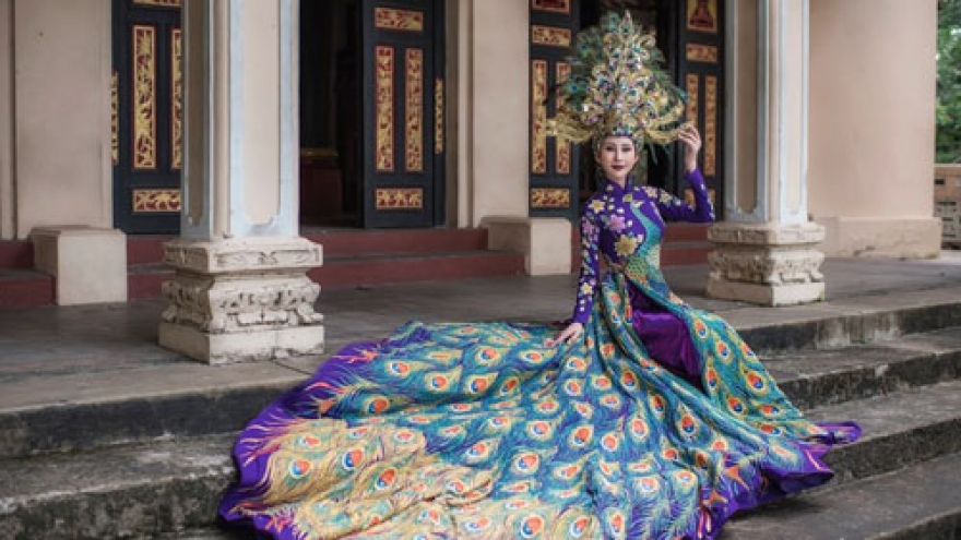 Chi Nguyen’s stunning national costume at Miss Asia World 2018