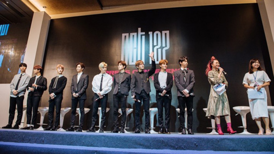 Korean band NCT 127 meet Hanoi fans