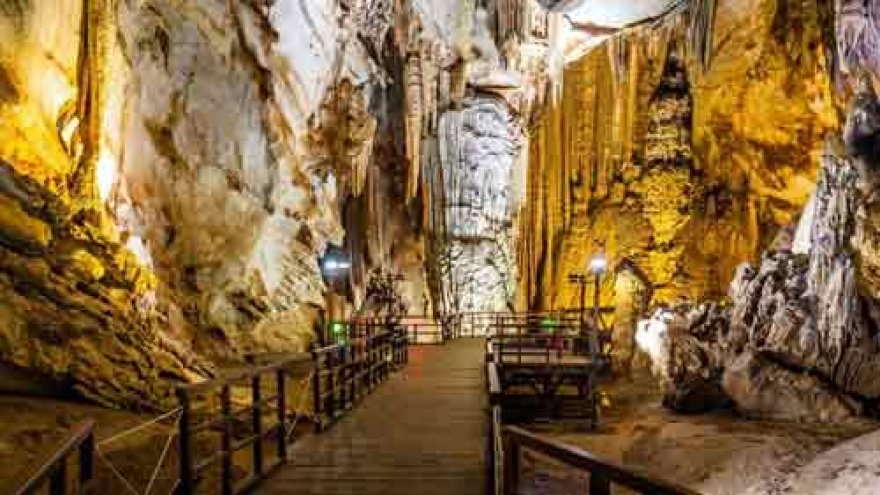Phong Nha among 7 national parks tourists should visit in SEA