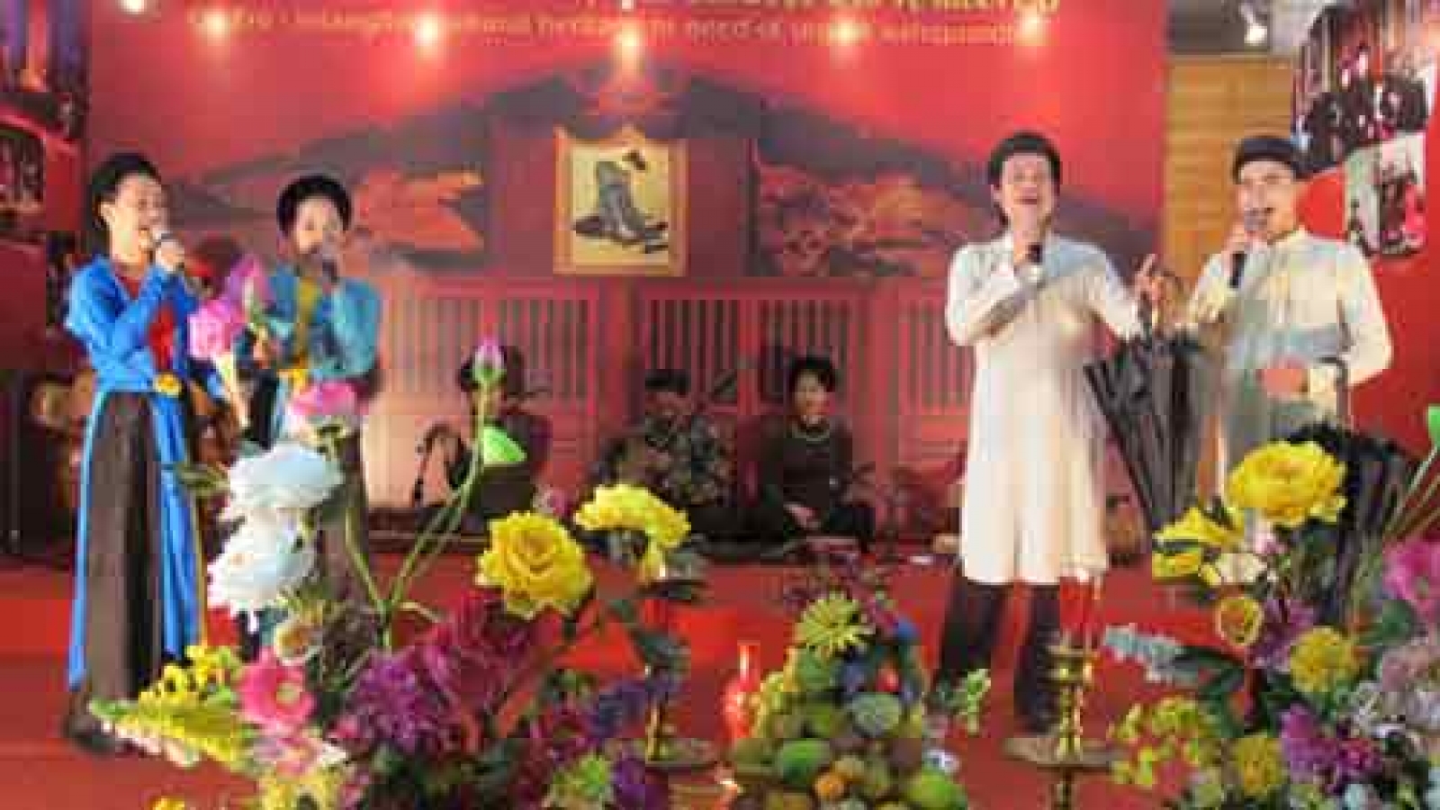 Traditional folk music program “Ha Thanh, 36 Old Quarters”
