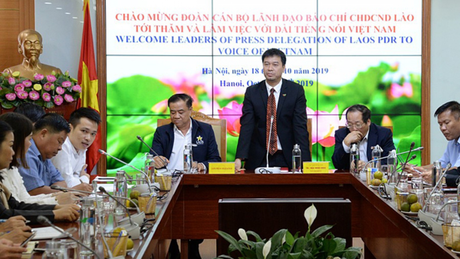 Press delegation of Laos impressed by VOV development