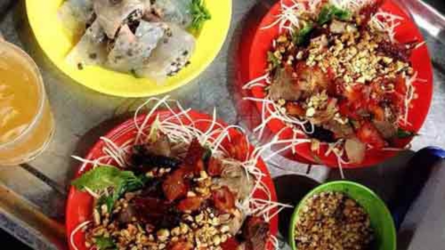 
        Tasty brew and some unique dishes of Hanoi
                          
                      