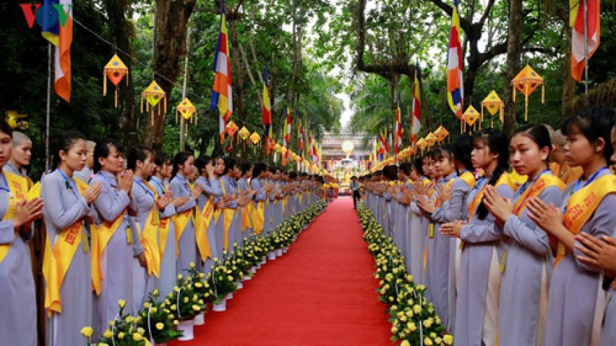
        Buddha’s 2,562nd birthday celebrated in Hue City
                          
                      