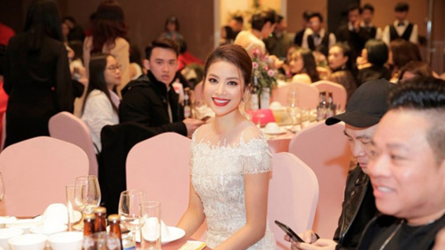 Celebrities dazzle at Hanoi fashion event