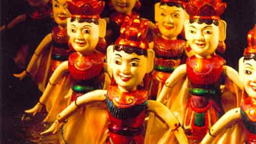 Vietnamese water puppet’s design and manipulation